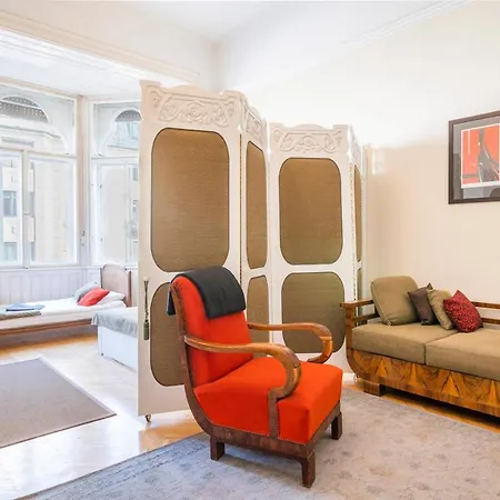 דירה Stunning Spacious Art Nouveau Apart , Grand Piano
