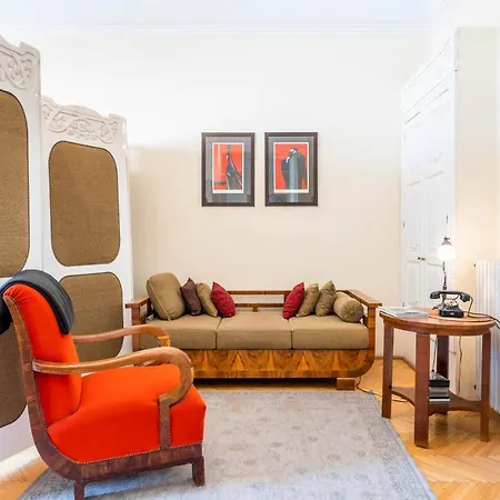 Stunning Spacious Art Nouveau Apart , Grand Piano בודפשט