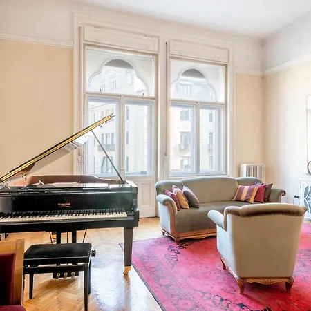 Stunning Spacious Art Nouveau Apart , Grand Piano * בודפשט