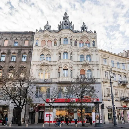 Stunning Spacious Art Nouveau Apart , Grand Piano * בודפשט