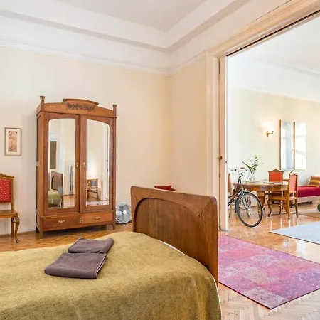 Stunning Spacious Art Nouveau Apart , Grand Piano * Budapest
